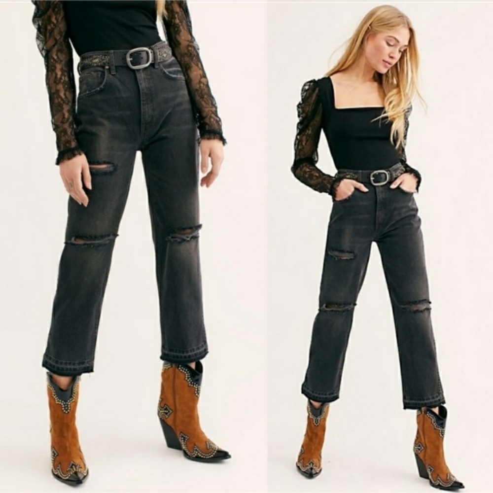 *FREE PEOPLE* Slim-Leg Jeans

Black
